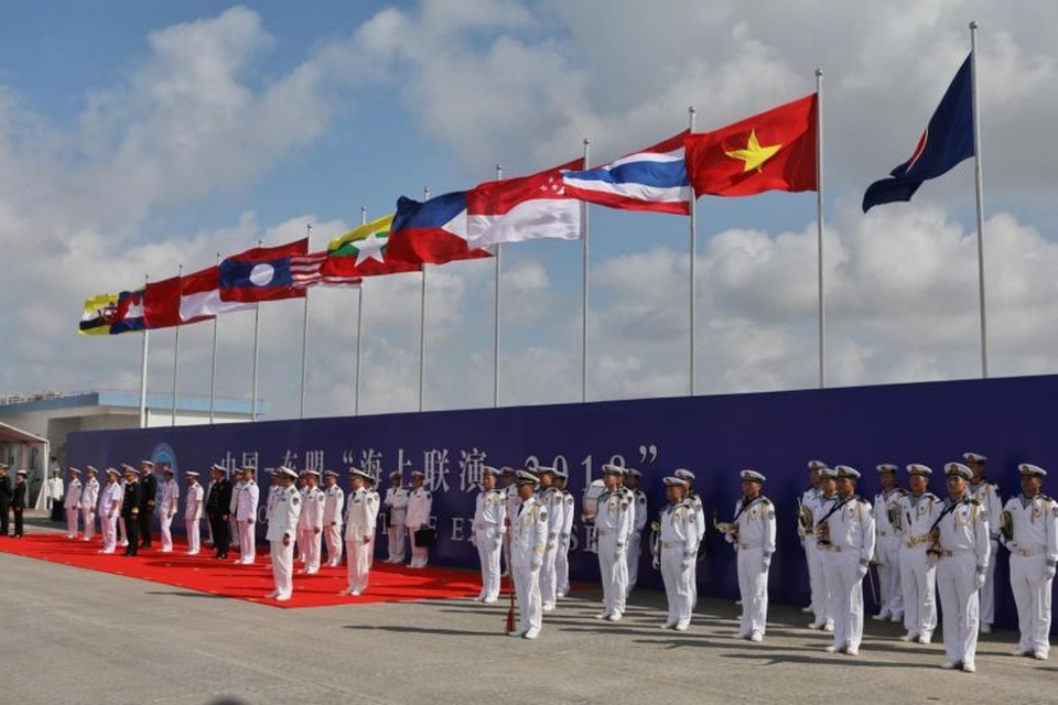 Việt Nam nói về cuộc tập trận hải quân với ASEAN và Trung Quốc - 1 Lễ khai mạc cuộc tập trận hải quân ASEAN - Trung Quốc ngày 22/10. (Ảnh: Straitstimes)