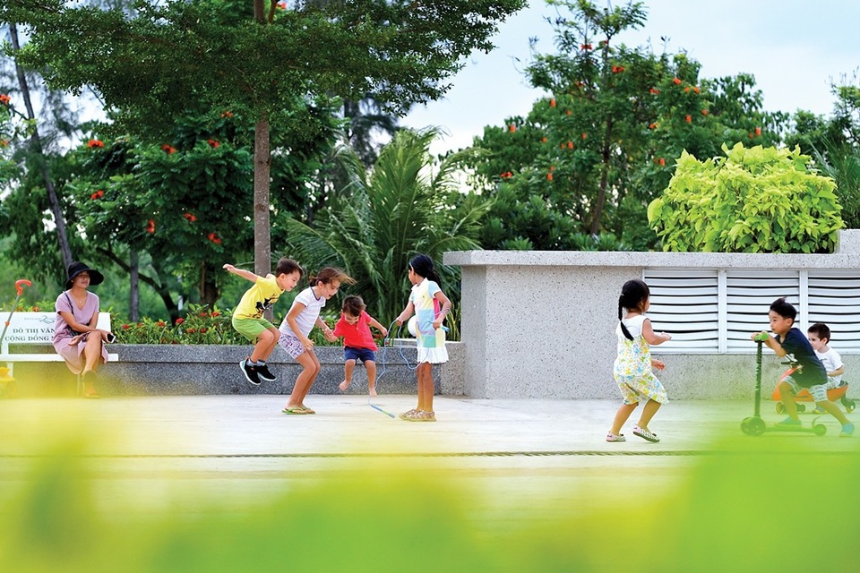 Xây đô thị, bán lối sống - 4 Yếu tố cộng đồng văn minh nhân văn của là một trong những lý do chính được thị trường giá cao khi mua nhà tại đây.