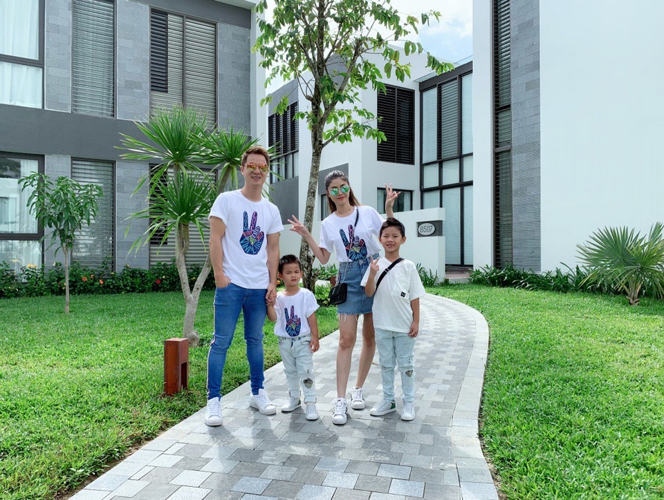 Đăng Khôi - Thuỷ Anh mong muốn truyền cảm hứng tới các gia đình trẻ: Du lịch để gắn kết các thành viên trong gia đình và giúp các con có thêm cơ hội hiểu biết về thế giới xung quanh. Cả hai không quên đưa ra lời khuyên bổ ích cho các gia đình trẻ đang muốn cùng nhau đi du lịch chính là thông điệp “cứ đi đi đừng ngại”.