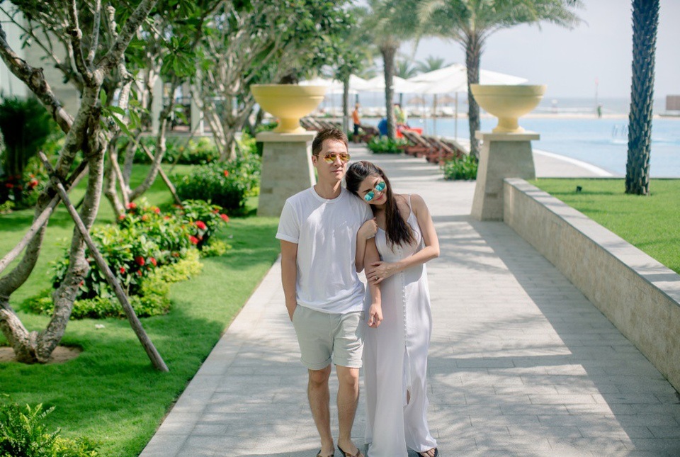 Vợ chồng Đăng Khôi luôn ý thức được việc phải gìn giữ và nuôi dưỡng hạnh phúc, bởi chỉ cần thực sự muốn thì chúng ta tất sẽ có rất nhiều cách để giữ lửa hôn nhân. Và bí quyết để vợ chồng Đăng Khôi - Thuỷ Anh thắp lửa tình yêu đó chính là thường xuyên tổ chức những chuyến đi du lịch để tạo ra những hoạt động trải nghiệm mới mẻ, khác với những hoạt động thường ngày.