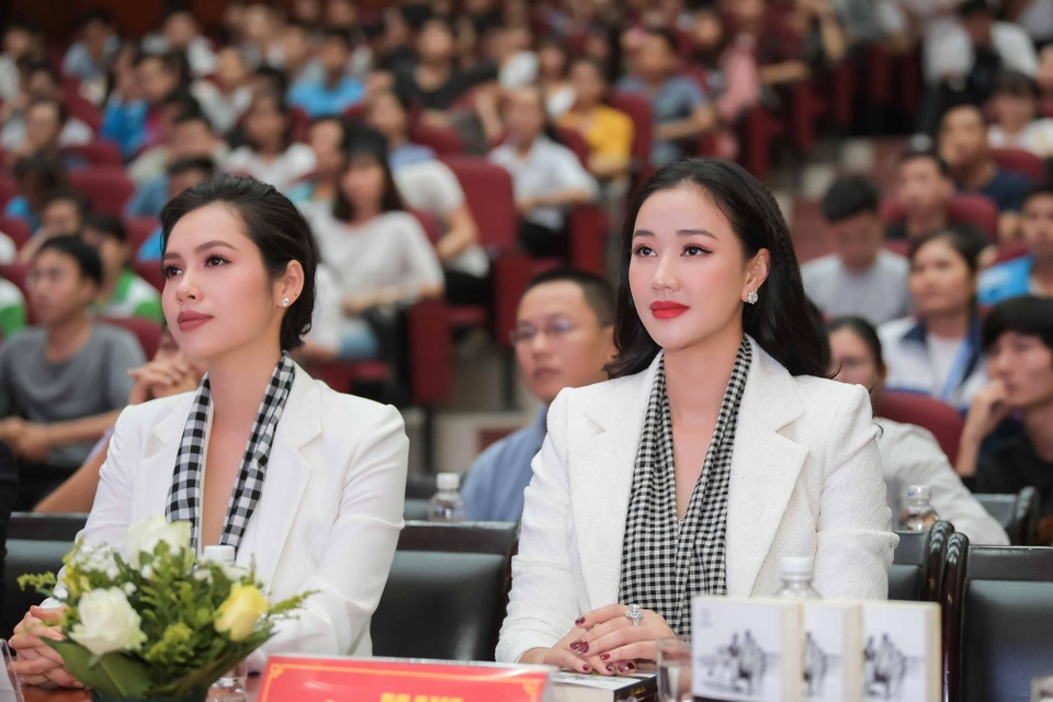 Maya lần đầu hé lộ những góc khuất trong cuộc đời khi làm mẹ đơn thân - 4 Maya lần đầu hé lộ những góc khuất trong cuộc đời khi làm mẹ đơn thân - 4