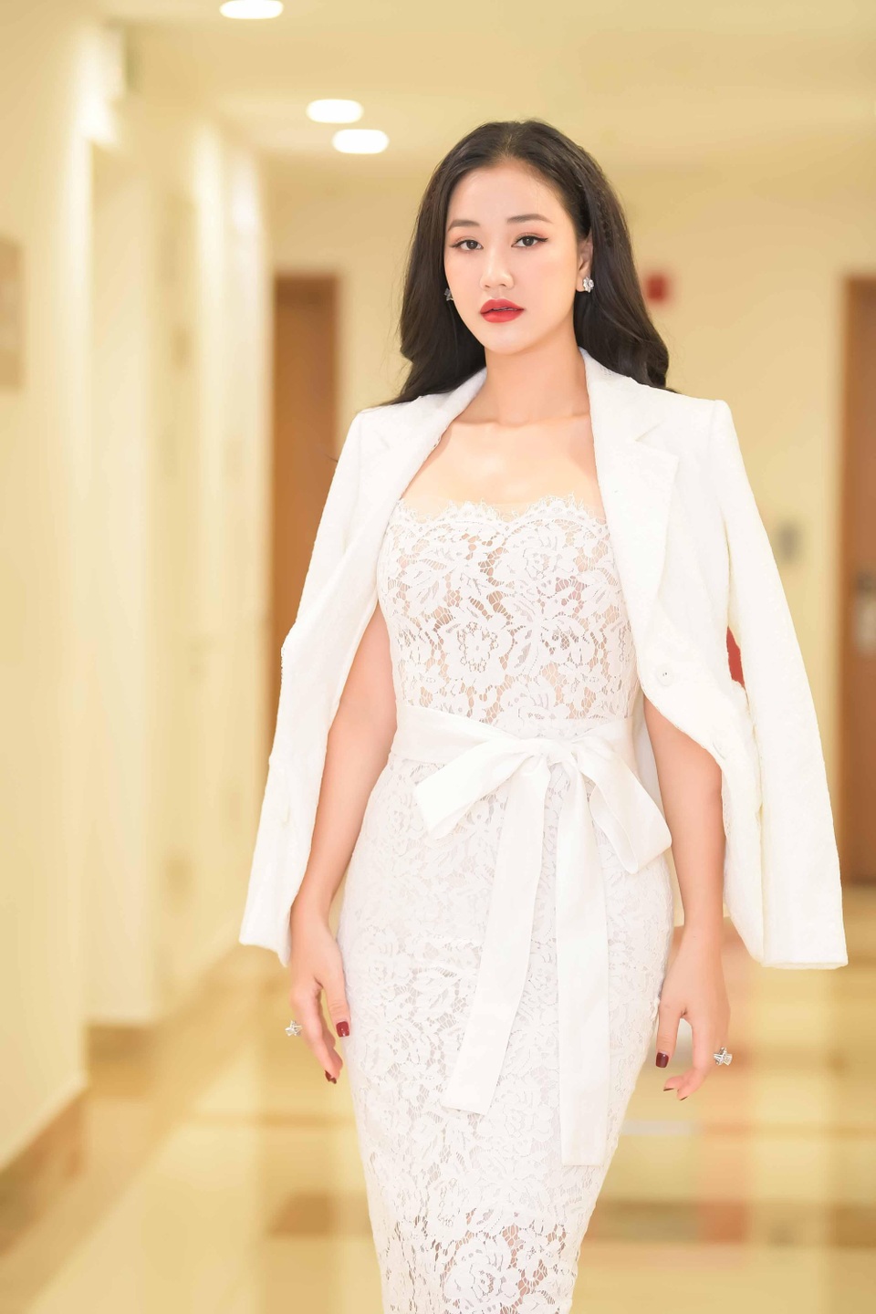 Maya lần đầu hé lộ những góc khuất trong cuộc đời khi làm mẹ đơn thân - 1 Maya xinh đẹp xuất hiện tại sự kiện giao lưu với sinh viên Đại học Mỏ Địa Chất (Hà Nội) trong chương trình Hành trình từ trái tim.