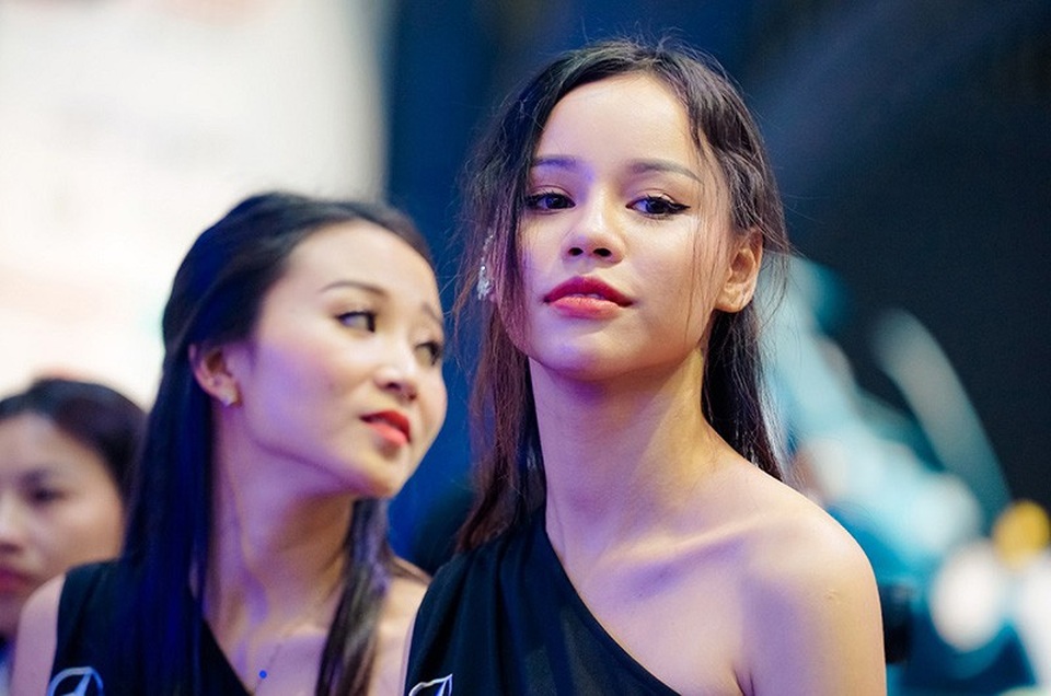 Những bóng hồng rực rỡ tại Triển lãm Vietnam Motor Show 2018 - 1 Những bóng hồng rực rỡ tại Triển lãm Vietnam Motor Show 2018 - 1