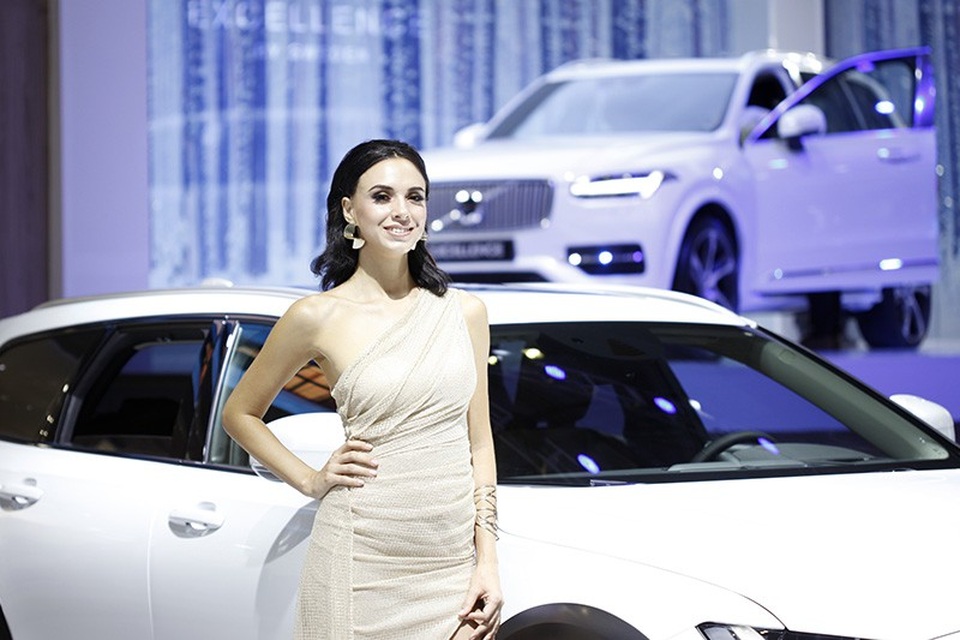 Những bóng hồng rực rỡ tại Triển lãm Vietnam Motor Show 2018 - 17 Những bóng hồng rực rỡ tại Triển lãm Vietnam Motor Show 2018 - 17