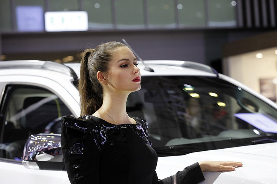 Những bóng hồng rực rỡ tại Triển lãm Vietnam Motor Show 2018 - 18 Những bóng hồng rực rỡ tại Triển lãm Vietnam Motor Show 2018 - 18