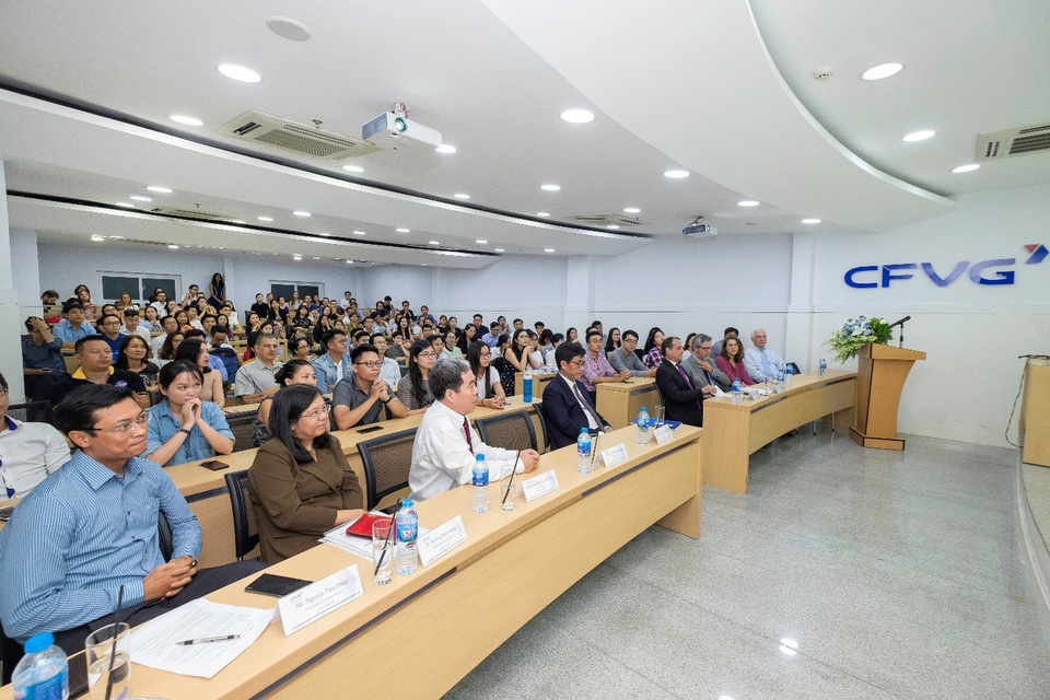 CFVG chào đón 477 tân học viên Thạc sỹ & Tiến sỹ quốc tế - 2
Lễ Khai Giảng tại 2 Campus CFVG tại Hà Nội & TP. HCM
