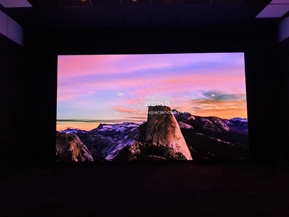 
Màn hình LED trong một phòng chiếu phim gia đình.
