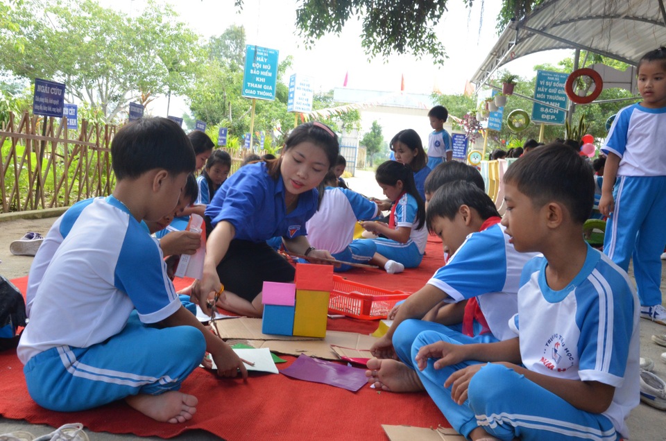 Quảng Ngãi: Học sinh thích thú với giờ ra chơi trải nghiệm - 4