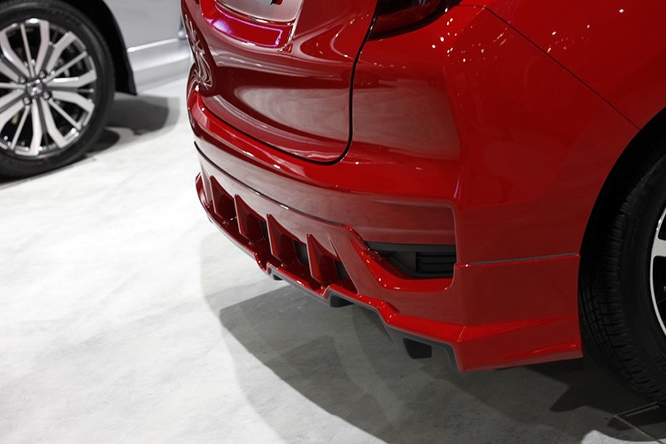 Honda Việt Nam giới thiệu 2 phiên bản giới hạn Jazz RS Mugen và City L Modulo - Ảnh 4. Honda Việt Nam giới thiệu 2 phiên bản giới hạn Jazz RS Mugen và City L Modulo - Ảnh 4.