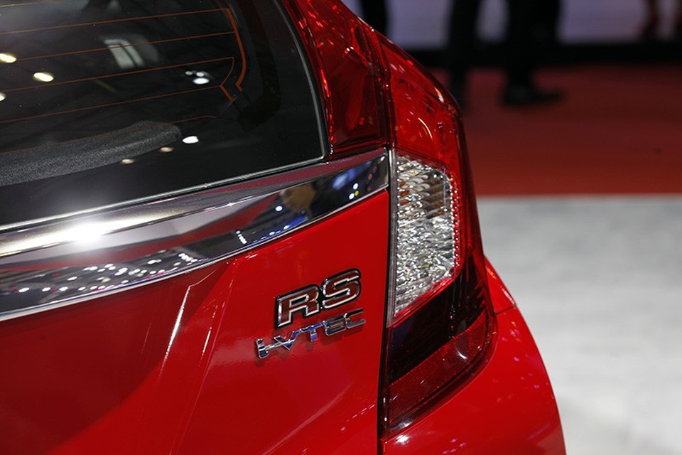 Honda Việt Nam giới thiệu 2 phiên bản giới hạn Jazz RS Mugen và City L Modulo - Ảnh 7. Honda Việt Nam giới thiệu 2 phiên bản giới hạn Jazz RS Mugen và City L Modulo - Ảnh 7.