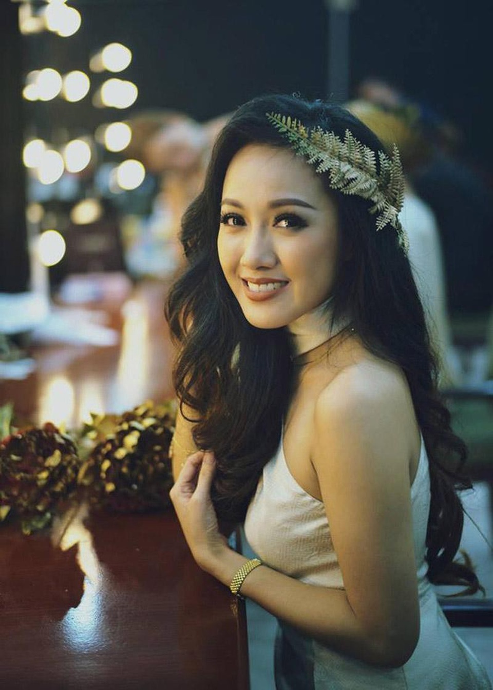 BTV Hoài Anh VTV bất ngờ sải bước catwalk làm… người mẫu đầy thần thái - 9 Bên cạnh vai trò BTV, Hoài Anh cũng từng được nhiều NTK mời làm người mẫu ảnh trong các bộ ảnh thời trang.