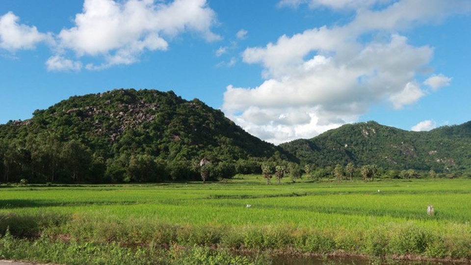 Ghé An Giang mùa nước nổi đẹp mê hồn, thưởng thức món gà đốt trứ danh - 1 An Giang là điểm đến hấp dẫn miền Tây Nam Bộ