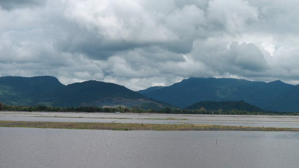 Ghé An Giang mùa nước nổi đẹp mê hồn, thưởng thức món gà đốt trứ danh - 3 Phương tiện chủ yếu du lịch tại đây là xe máy