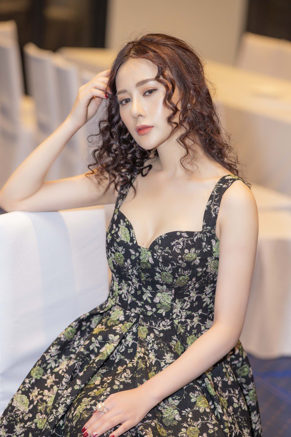 Nhận lời làm vedette sau hơn 5 năm từ bỏ nghề mẫu, Phương Oanh cho biết cô cảm thấy rất vinh dự khi được tin tưởng gửi gắm trọng trách. Để đáp lại điều đó, cô sẵn sàng gác lại nhiều công việc, dành thời gian tập luyện để sự xuất hiện của mình thật chỉn chu. Phương Oanh cũng cho biết, cô sẵn sàng trở lại sàn diễn bất cứ lúc nào khi có lời mời phù hợp.