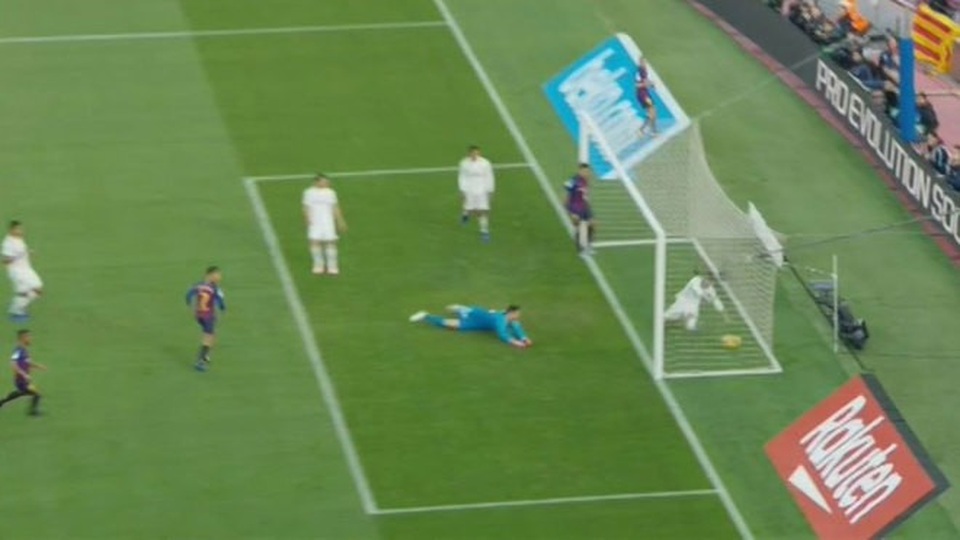 Barcelona 5-1 Real Madrid: Cú hattrick của Luis Suarez - 19 Barcelona 5-1 Real Madrid: Cú hattrick của Luis Suarez - 19