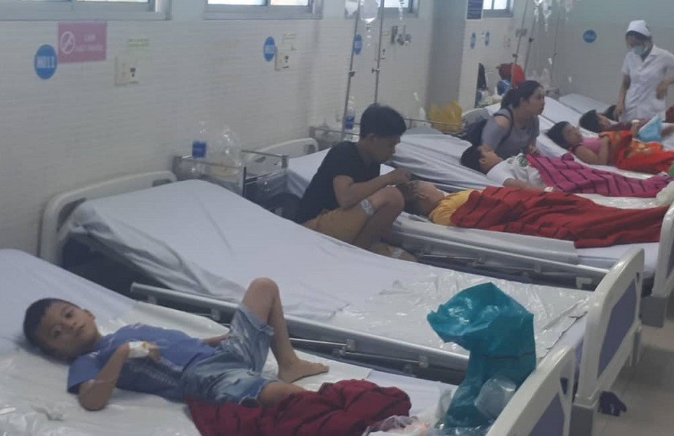 Bệnh nhân bị ngộ độc sau khi ăn bánh mì nhiễm tụ cầu vàng ngày 20/10