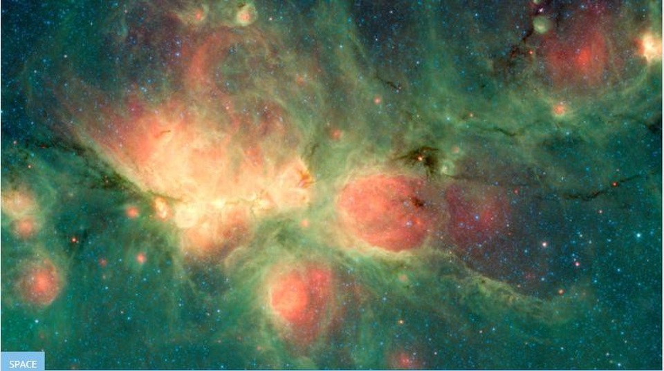 NASA mới phát hiện tinh vân hình bàn chân mèo - 1 NASA mới phát hiện tinh vân hình bàn chân mèo - 1