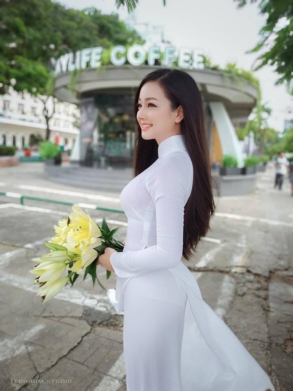Nhan sắc nóng bỏng của cô gái chụp ảnh áo dài đẹp như Mai Phương Thúy - 5
Gương mặt bầu bĩnh cùng nét đẹp thuần Việt tạo nên nét thu hút ở Quỳnh Trâm.
