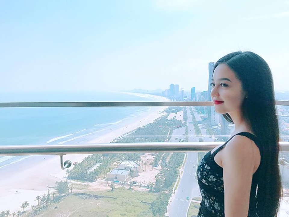 Nhan sắc nóng bỏng của cô gái chụp ảnh áo dài đẹp như Mai Phương Thúy - 9
Quỳnh Trâm sở hữu số đo ba vòng lý tưởng: 85-63-90 cùng chiều cao 1m65.