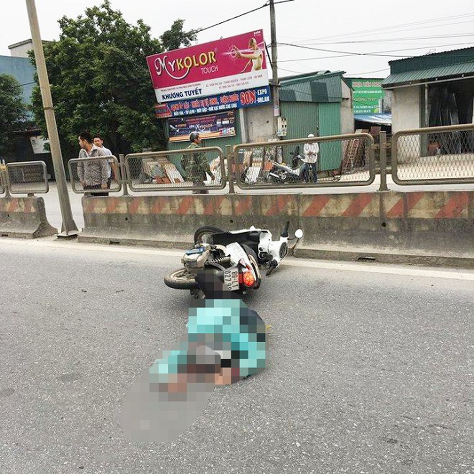 Cô gái quốc tịch Mỹ tử vong trên quốc lộ 1A - 1 Hiện trường nơi phát hiện cô gái. Ảnh FB