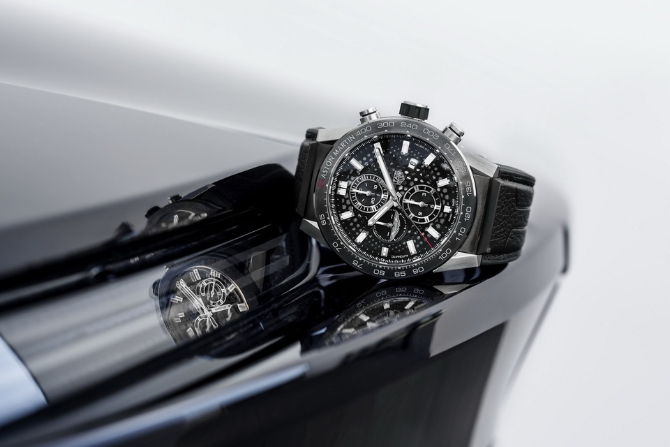 Chiêm ngưỡng tuyệt phẩm đồng hồ Tag Heuer mới làm cho chủ xe Aston Martin - 10 Chiêm ngưỡng tuyệt phẩm đồng hồ Tag Heuer mới làm cho chủ xe Aston Martin - 10