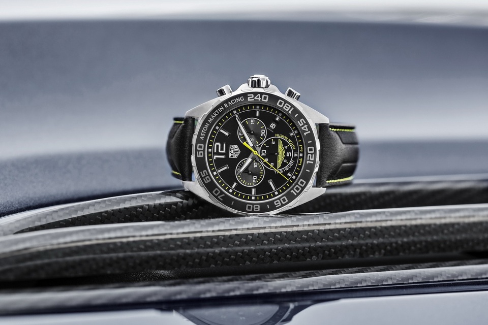 Chiêm ngưỡng tuyệt phẩm đồng hồ Tag Heuer mới làm cho chủ xe Aston Martin - 4 Chiêm ngưỡng tuyệt phẩm đồng hồ Tag Heuer mới làm cho chủ xe Aston Martin - 4