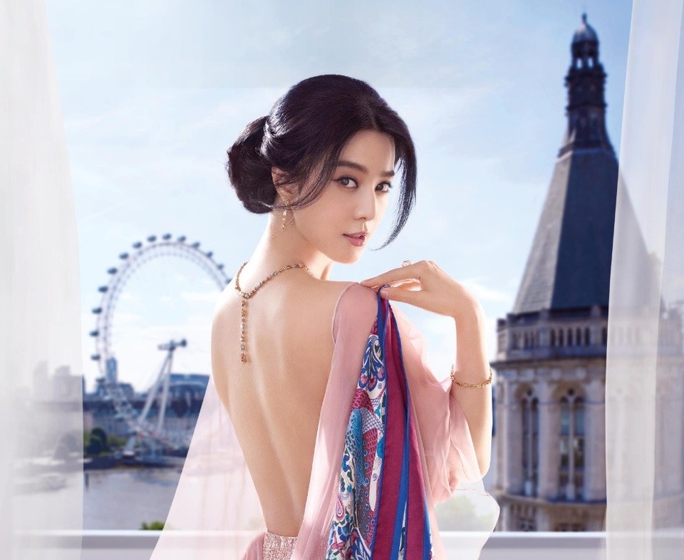 Nhiều thương hiệu xa xỉ phải tính “đường lui” sau khi Phạm Băng Băng “ngã ngựa” - 3 Nhiều thương hiệu xa xỉ phải tính “đường lui” sau khi Phạm Băng Băng “ngã ngựa” - 3