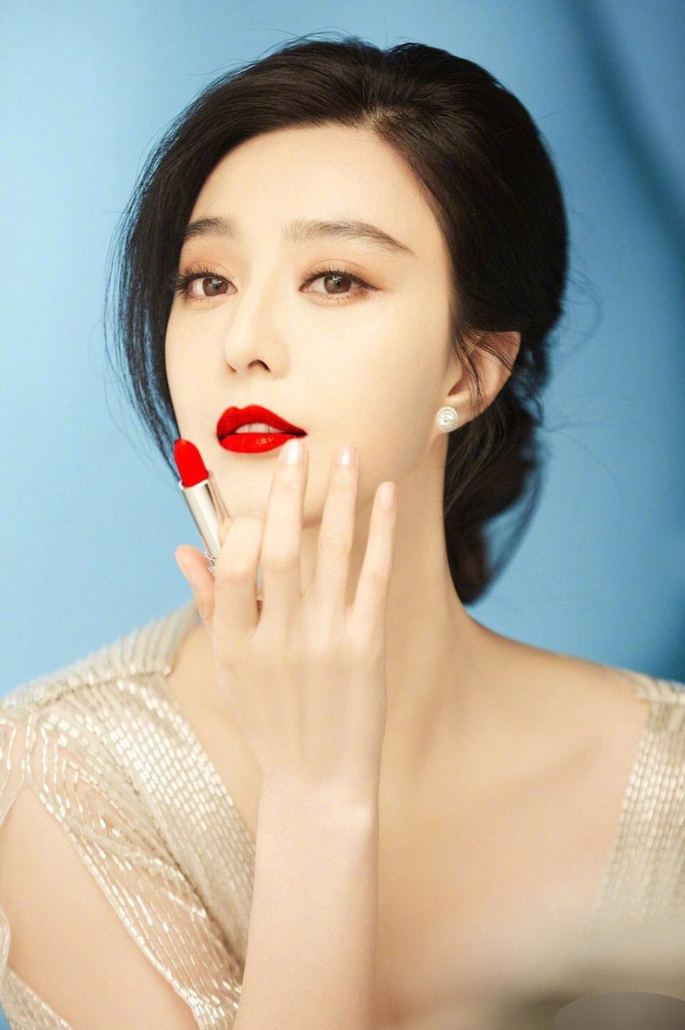 Nhiều thương hiệu xa xỉ phải tính “đường lui” sau khi Phạm Băng Băng “ngã ngựa” - 4 Nhiều thương hiệu xa xỉ phải tính “đường lui” sau khi Phạm Băng Băng “ngã ngựa” - 4