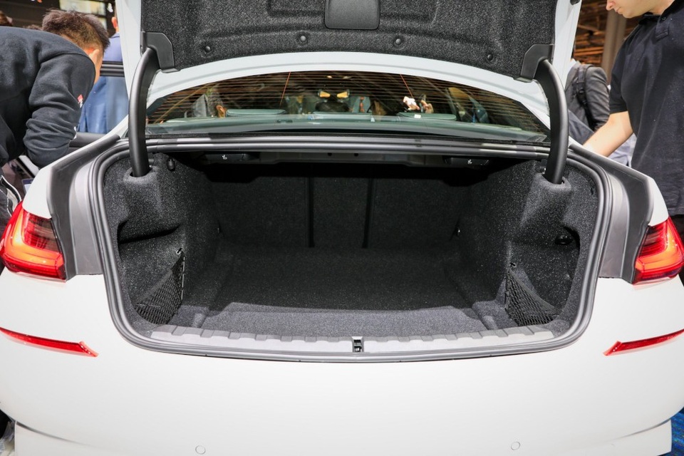 BMW 3-Series thế hệ mới chính thức trình làng - 11 BMW 3-Series thế hệ mới chính thức trình làng - 11