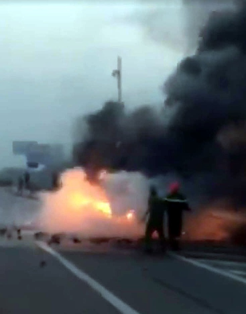 Vụ cháy xảy ra lúc sáng sớm, ngay gần cầu Thanh Trì.