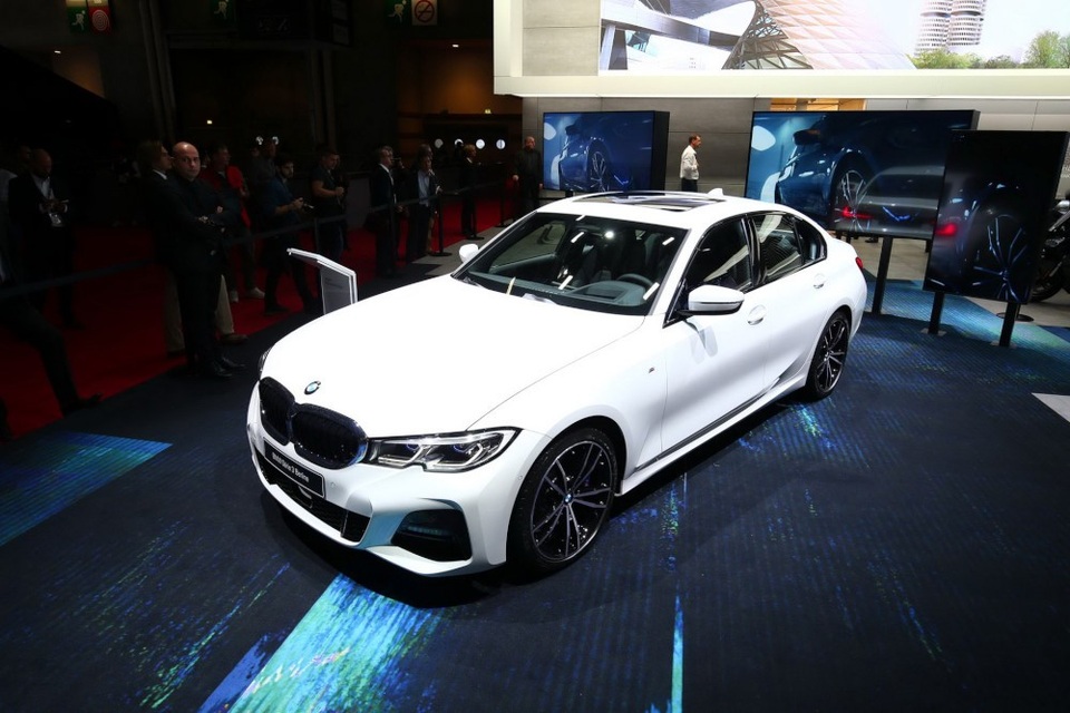 BMW 3-Series thế hệ mới chính thức trình làng - 1
BMW 3-Series là một trong những dòng xe bán chạy nhất phân khúc sedan hạng sang cỡ nhỏ.