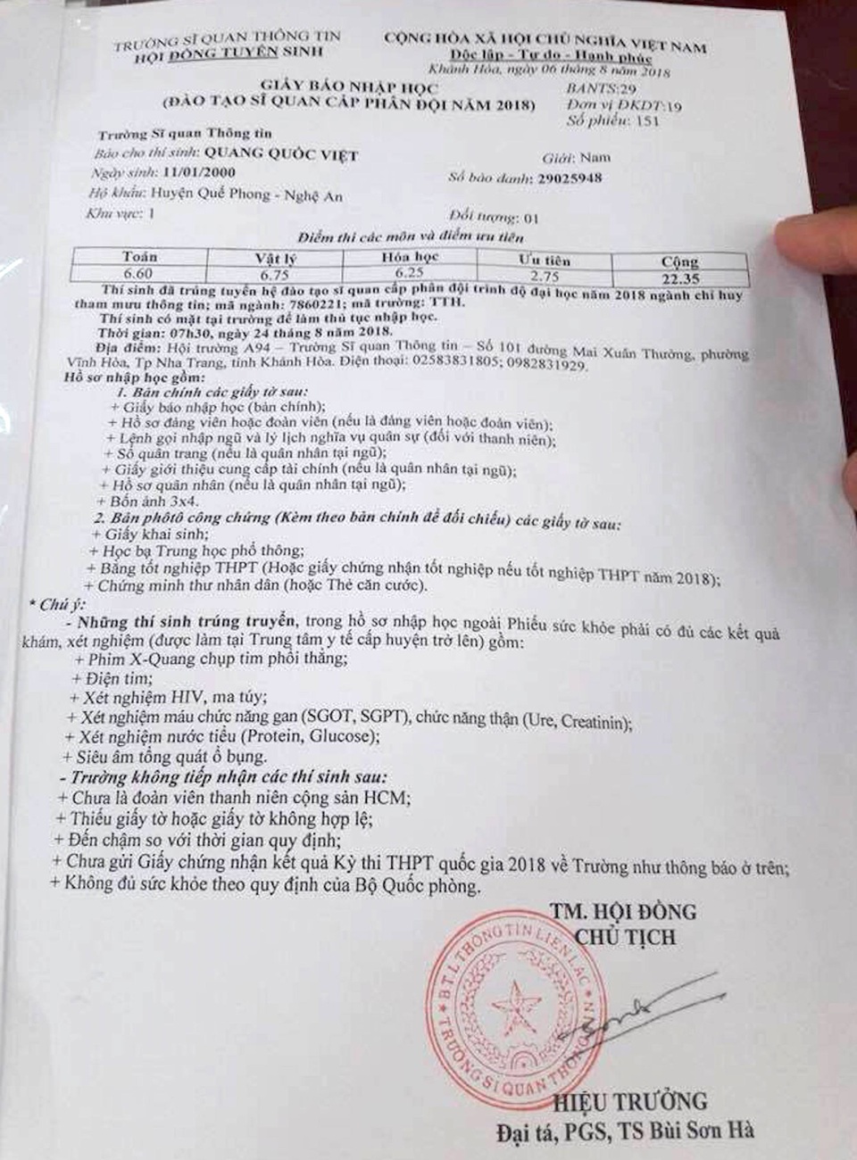 Mới nhập học, nam sinh viên Trường sĩ quan bị trả về địa phương vì ... bị bệnh lao phổi? - 2 Ngày 6/8/2018, Trường sĩ quan Thông tin có giấy báo nhập học đối với Việt.