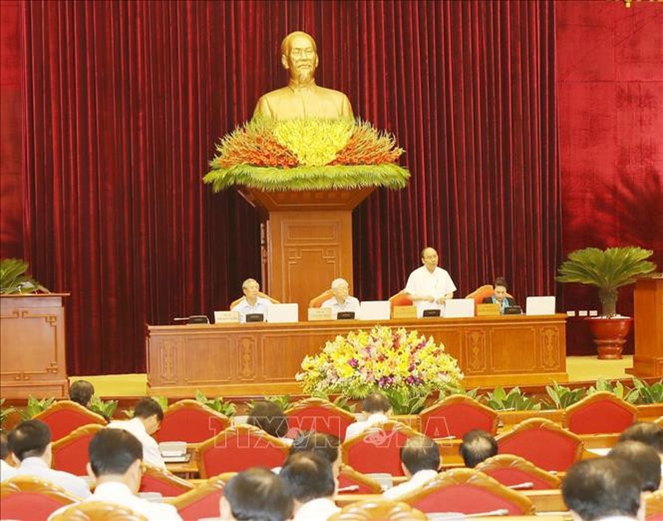 Hội nghị Trung ương 8: Thủ tướng điều hành phiên thảo luận về tình hình kinh tế- xã hội - 1 Đồng chí Nguyễn Xuân Phúc, Ủy viên Bộ Chính trị, Thủ tướng Chính phủ điều hành phiên thảo luận. Ảnh: Trí Dũng/TTXVN