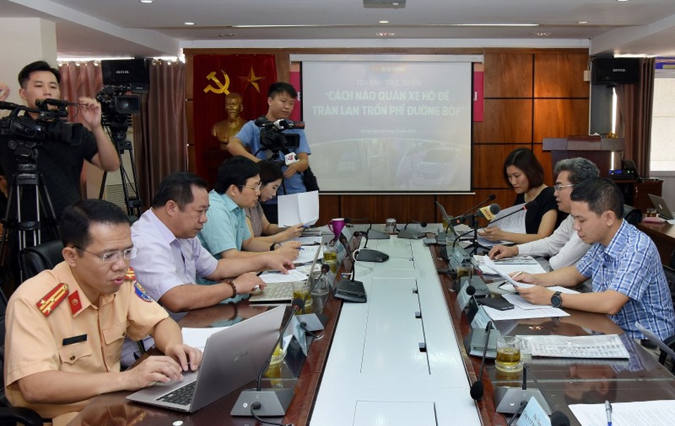 Ngoài xe hộ đê "rởm" còn làm giả Công lệnh Chính phủ, giấy Bộ Công an - 1 Cuộc tọa đàm diễn ra tại báo Giao thông sáng 3/10