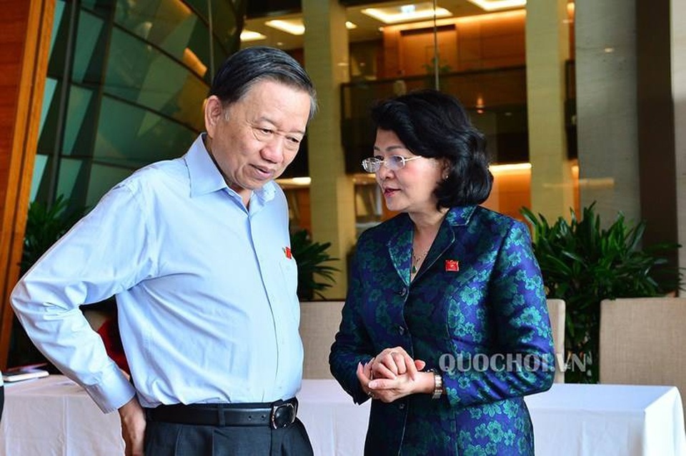 Tham nhũng lớn dạng lợi ích nhóm, sân sau phức tạp, sao có thể đẩy lùi? - Ảnh 2. Tham nhũng lớn dạng lợi ích nhóm, sân sau phức tạp, sao có thể đẩy lùi? - Ảnh 2.