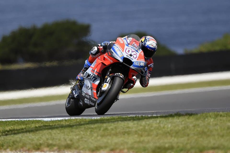 Vinales chiến thắng trong ngày bộ đôi Repsol Honda Team bỏ cuộc - Ảnh 9. Vinales chiến thắng trong ngày bộ đôi Repsol Honda Team bỏ cuộc - Ảnh 9.
