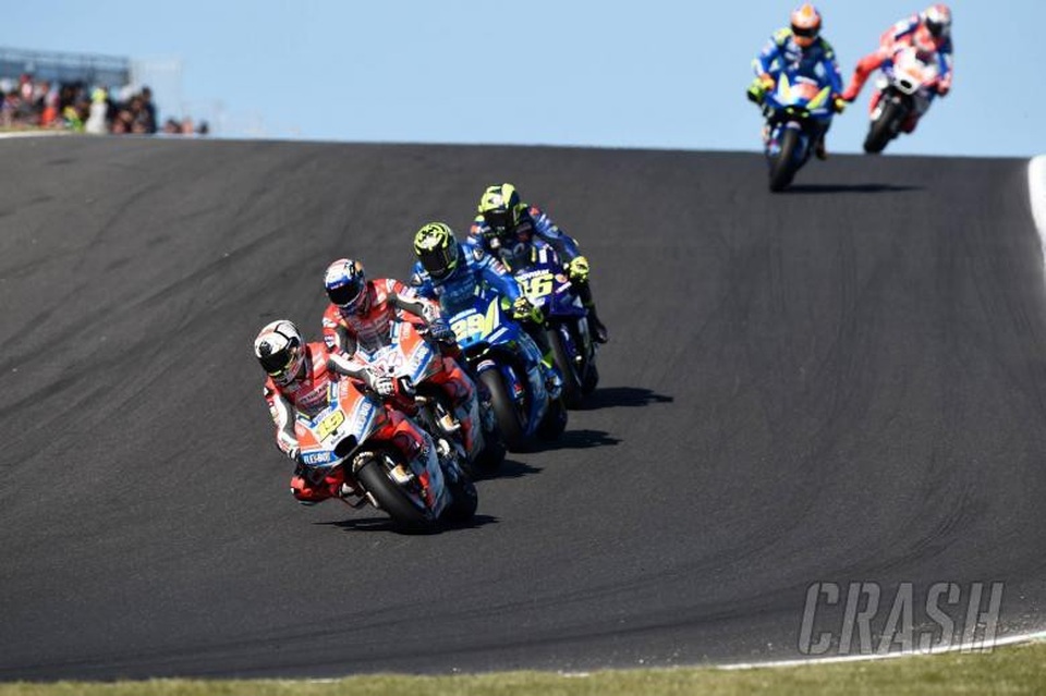 Vinales chiến thắng trong ngày bộ đôi Repsol Honda Team bỏ cuộc - Ảnh 5. Vinales chiến thắng trong ngày bộ đôi Repsol Honda Team bỏ cuộc - Ảnh 5.