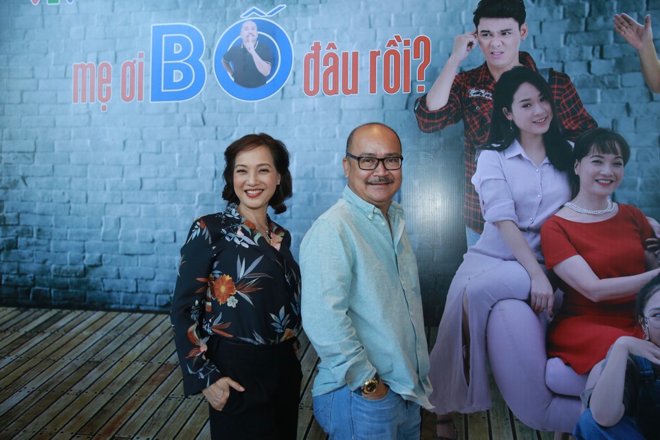 NSND Lê Khanh vào vai bà vợ tưng tửng sau 10 năm vắng bóng màn ảnh - 3 NSND Lê Khanh vào vai bà vợ tưng tửng sau 10 năm vắng bóng màn ảnh - 3