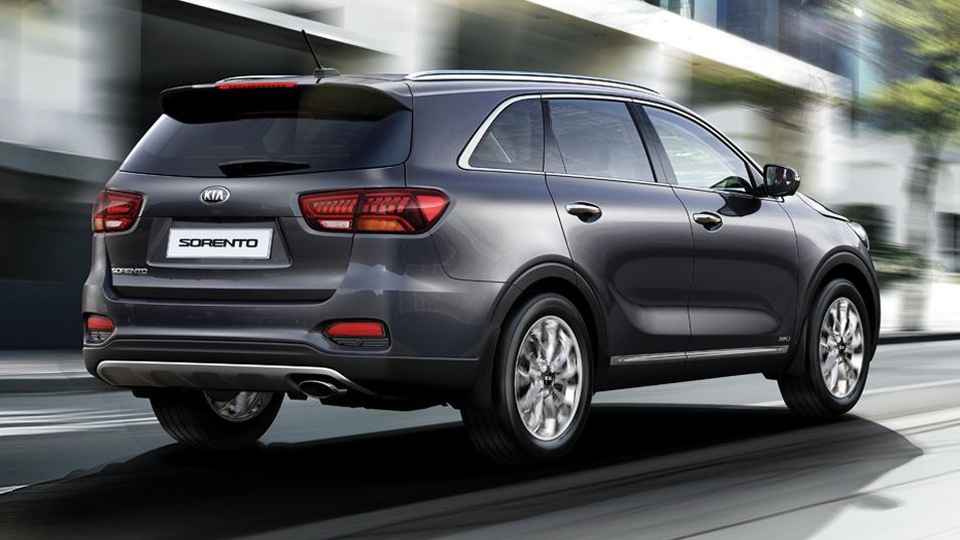 Kia Sorento có trang bị hộp số 8 cấp mới - 2 Kia Sorento có trang bị hộp số 8 cấp mới - 2