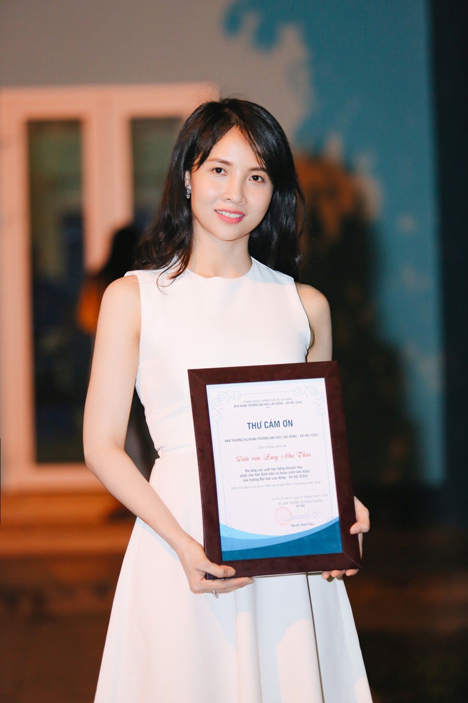 Quá khứ cơ cực, vất vả kiếm sống qua ngày của sao Việt - 4 Lucy Như Thảo kể, cô từng đi bưng bê, phụ bếp núc.