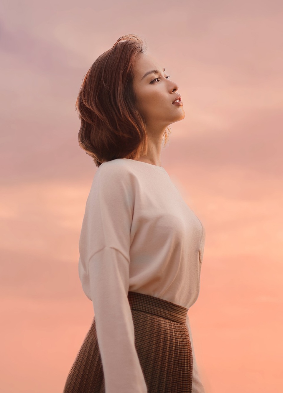 Ái Phương: Không công khai bạn trai vì chưa có gì đặc biệt để công bố - 5 Bạn bè thân thiết đều biết bạn trai hiện tại của Ái Phương là một nhà đầu tư người Ý đang sống và làm việc tại Việt Nam, tuy nhiên cô từ chối chia sẻ thông tin về bạn trai để tránh cuộc sống cả hai bị xáo trộn.