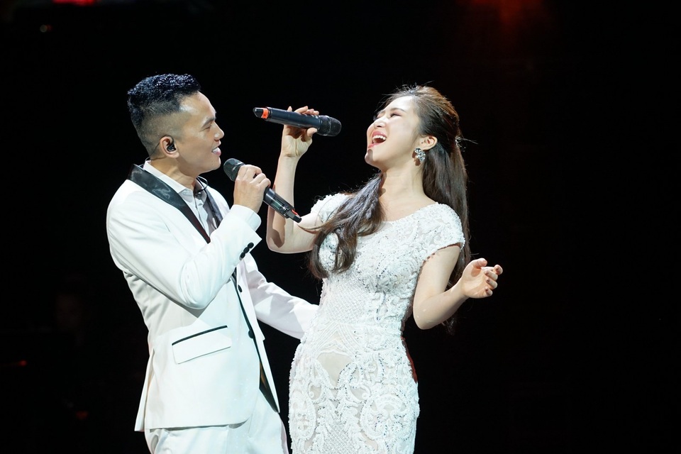 Khán giả mê đắm khi Thuỳ Chi hát hit của Thu Phương do Tú Dưa viết - Ảnh 3. Khán giả mê đắm khi Thuỳ Chi hát hit của Thu Phương do Tú Dưa viết - Ảnh 3.