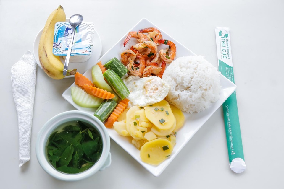 Thực đơn các bữa ăn ở Thu Cúc rất phong phú, ngon như cơm nhà