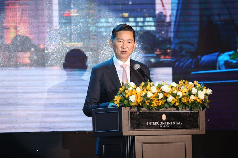 Nhà ở riêng lẻ - nguồn cơn của mọi "lỗi lầm" đô thị? - 2 Theo ông Trần Vĩnh Tuyến, Phó Chủ tịch UBND TPHCM, trong quá trình phát triển với tốc độ đô thị hoá nhanh, thành phố đang đứng trước nhiều thách thức
