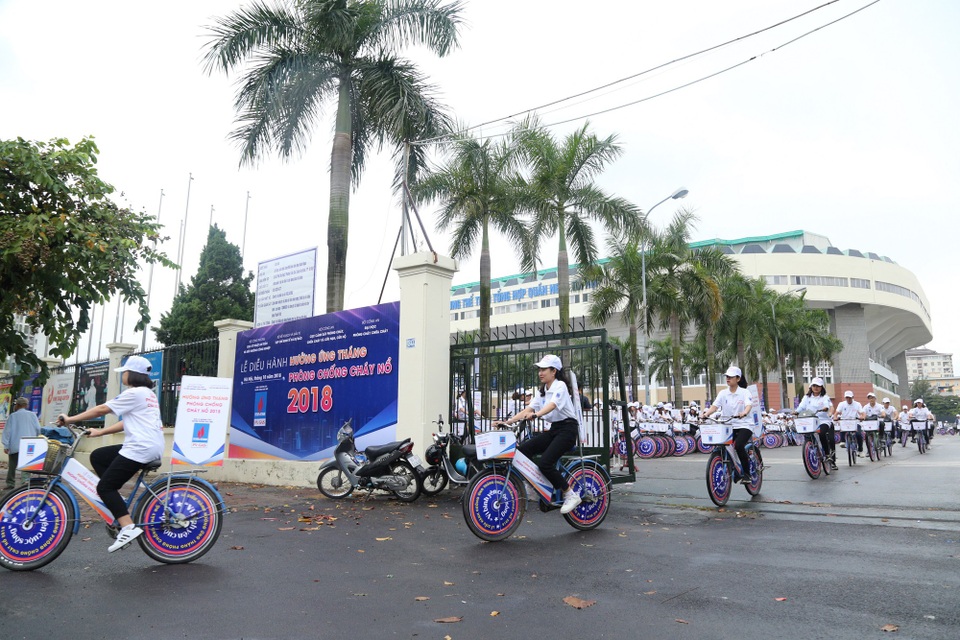 Sức lan tỏa từ chương trình “tháng phòng chống cháy nổ 2018” - 2 Chương trình “Đạp xe diễu hành hưởng ứng tháng phòng chống cháy nổ 2018”