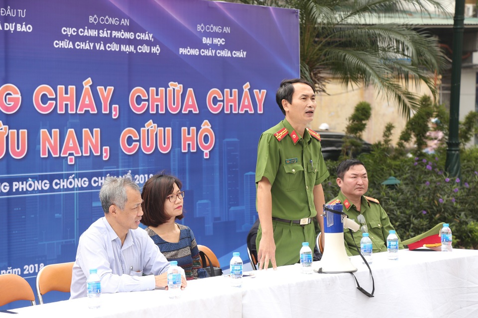 Sức lan tỏa từ chương trình “tháng phòng chống cháy nổ 2018” - 4 Đại diện CA Quận Tây Hồ phát biểu sau buổi diễn tập