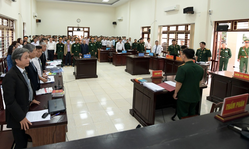 Út “trọc” Đinh Ngọc Hệ được đề nghị giảm án - 3 Út “trọc” Đinh Ngọc Hệ được đề nghị giảm án - 3