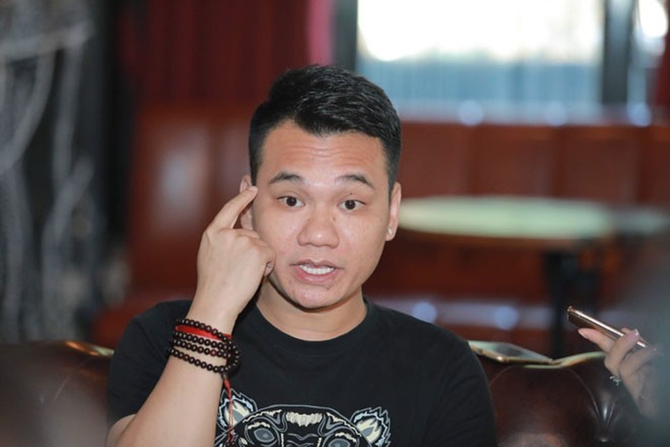 Khắc Việt xin lỗi sau phát ngôn thô tục để bảo vệ Khắc Hưng - 2 Khắc Việt gửi lời xin lỗi khán giả và em trai về phát ngôn chưa đúng mực. (Ảnh: Bin Leo)