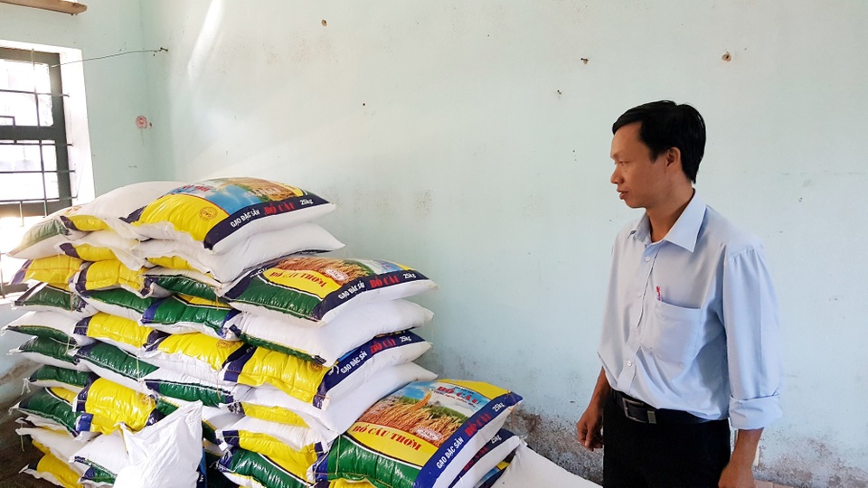 Trường PTDTBT THCS Nguyễn Văn Trỗi đã chuẩn bị lương thực, thực phẩm cho các em bán trú