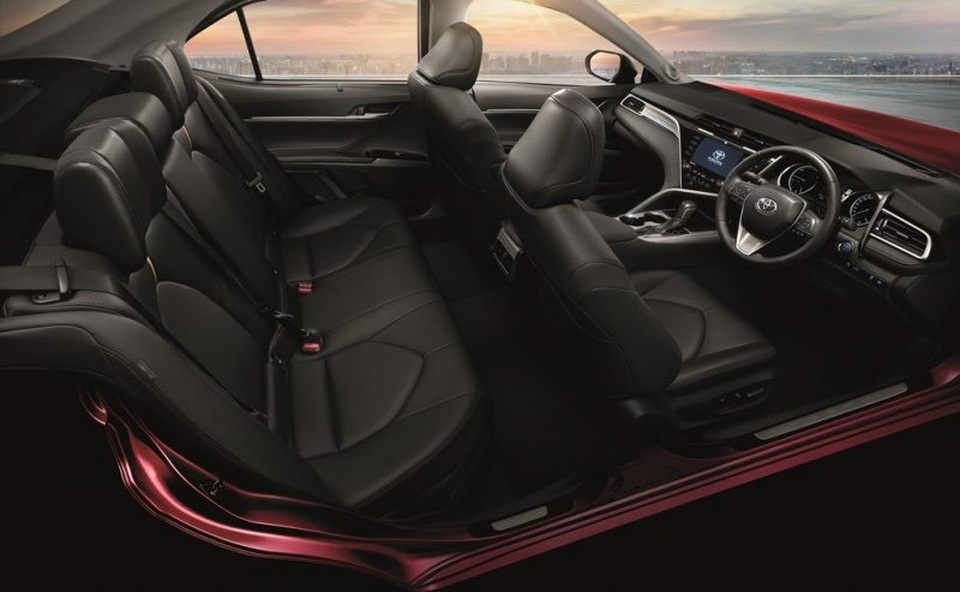 Toyota Camry thế hệ mới trình làng, giá từ hơn 1 tỉ đồng - 4 Toyota Camry thế hệ mới trình làng, giá từ hơn 1 tỉ đồng - 4